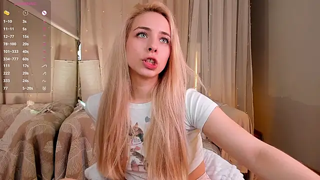 ShinyBarbie élő XXX-chatje