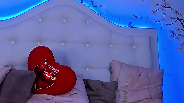 TinyBlair élő XXX-chatje