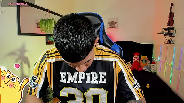 Damian_latinxxx: διαδικτυακό σόου στην κάμερα