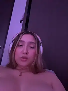 MoraInFire Chat XXX live