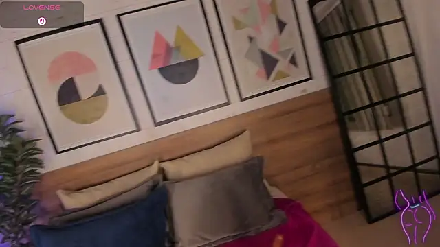 MiaKay1のライブXXXチャット