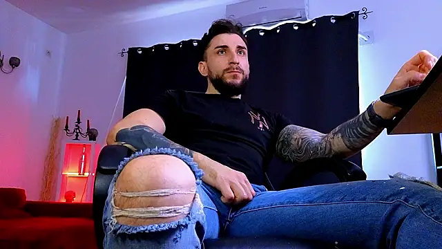 MightyAaron66 Live XXX-chat