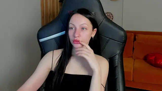 NaomiBlakes Chat XXX in diretta