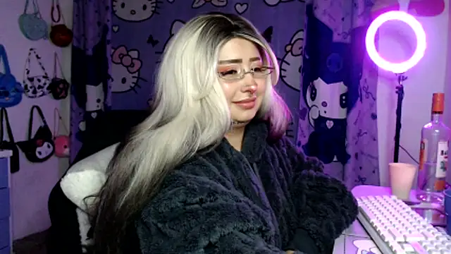 lussyevans24 Obrolan Langsung XXX