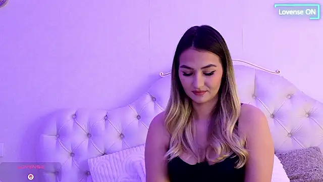 AniaKarenina's Live XXX Chat