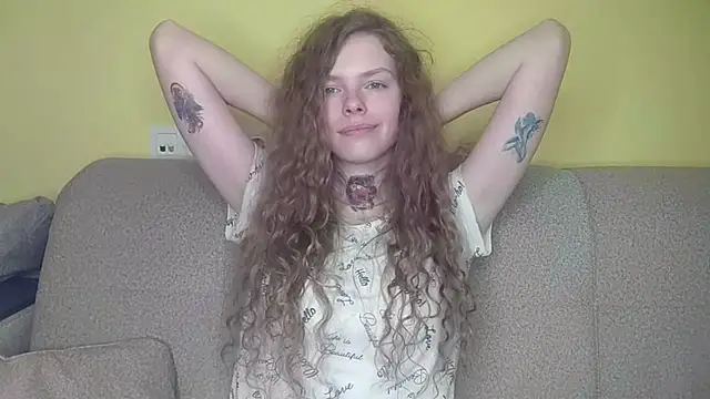 RayaNenlia's Live XXX Chat