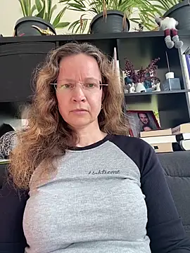 AnnikaRose live XXX chat