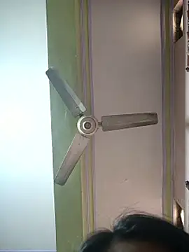 sanu_07 élő XXX-chatje