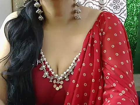 Hot_Sonniyaa élő XXX-chatje