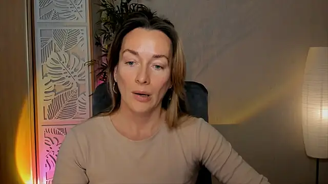 XXX chat uživo modela RebeccaMartinez