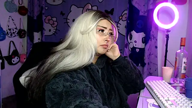 lussyevans24 Live XXX Chat