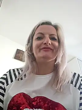 LadyTouchのライブXXXチャット