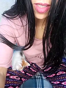 Linda-53 live XXX chat