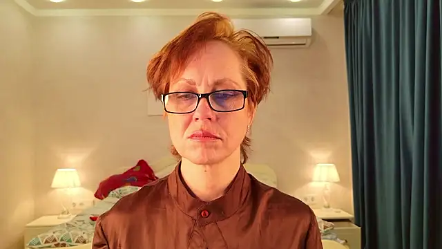 LioraWeiss' Live XXX Chat