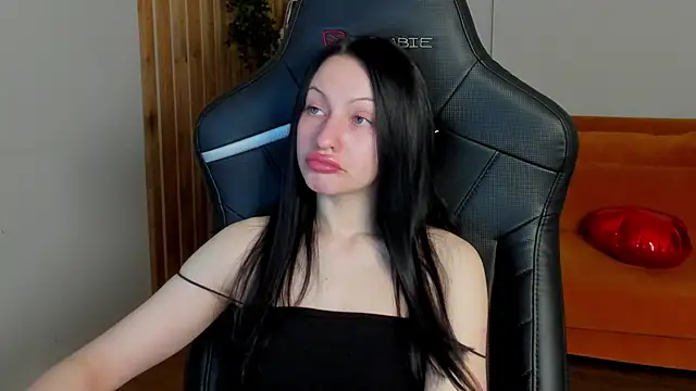 NaomiBlakes – Naživo XXX chat