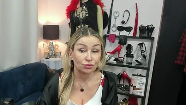 Chat XXX en directo de crystaLUX