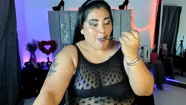 Czat XXX na żywo – AndreaKinky