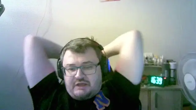 Pokazy przed kamerką – SirAbuser