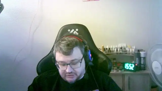 XXX chat uživo modela SirAbuser