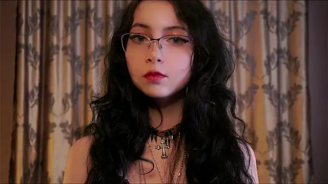 GwendaMunivez Show in webcam