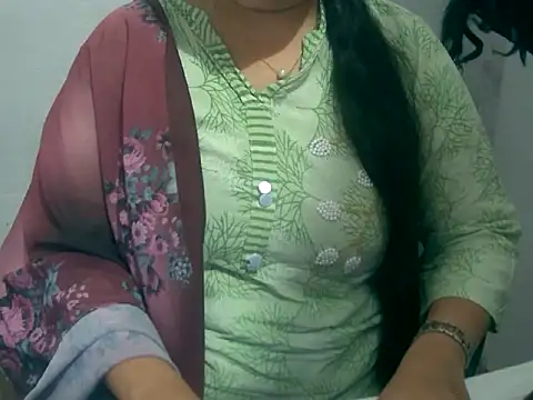 XXX chat uživo modela Cute_Aliyaa