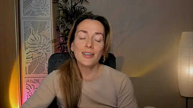 RebeccaMartinez élő XXX-chatje