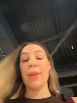 XXX chat uživo modela SashaCatt