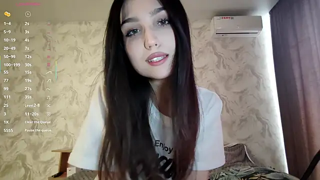 Qwami_Amie Chat XXX live