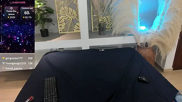 Chatroom XXX en direct de ninamonroy