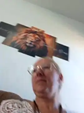 MILEIDE980 élő XXX-chatje