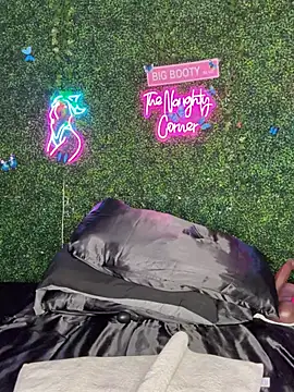 RenaThickAss: вебкам-шоу