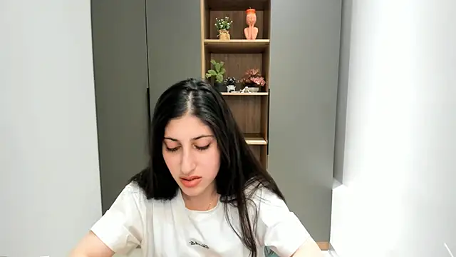 KatinaArds 即時 XXX 聊天