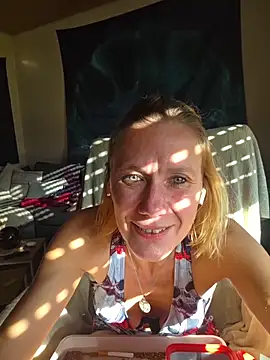 yola181のライブXXXチャット