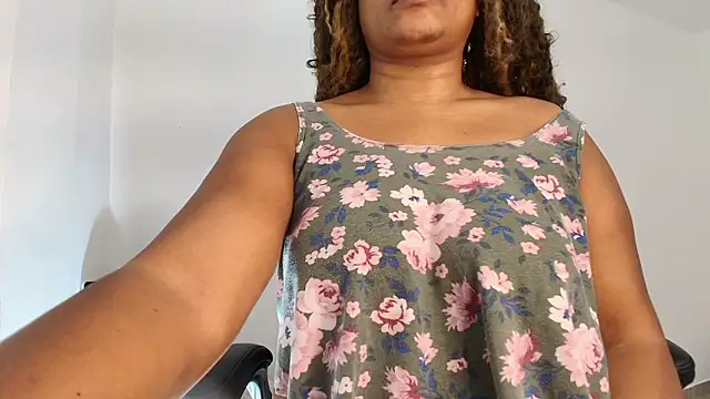 XXX chat uživo modela luxy_benet