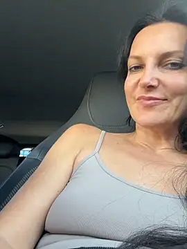 -OLYA- – Naživo XXX chat