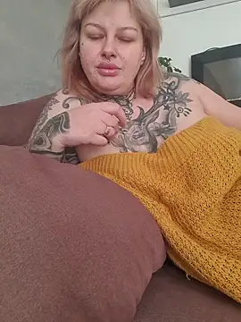 Chatroom XXX en direct de CurvyyAnna