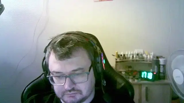 Živý XXX chat SirAbuser