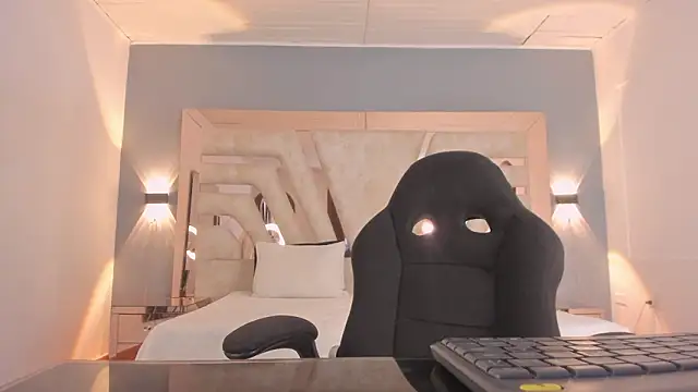 _NatachaDiaz_ Chat XXX in diretta