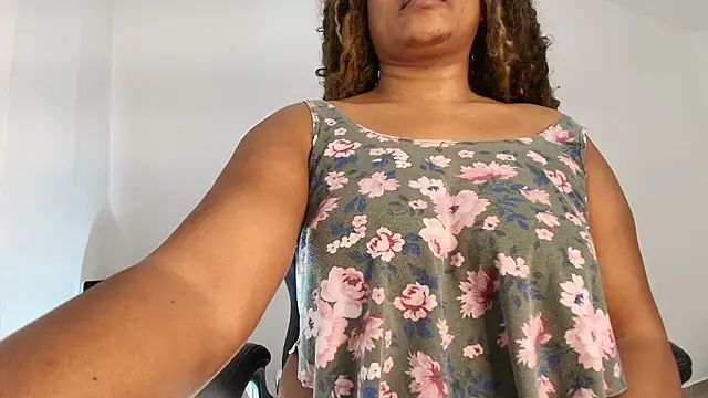 Chatroom XXX en direct de luxy_benet