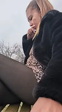 Risky_julia2330のライブXXXチャット