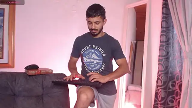 ArturoCardona_ Adlı Modelin Canlı XXX Sohbeti