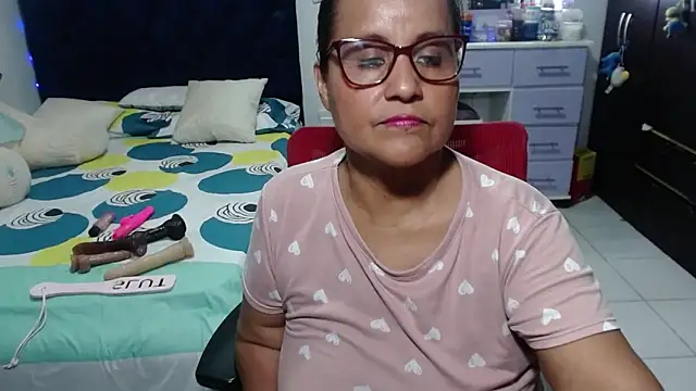 pervert_mommy_'s Live XXX Chat