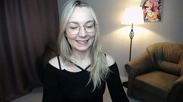 Ava_Elior Chat XXX in diretta