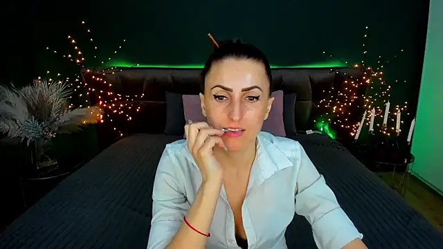 Show modela Rebecca_Diamond na web-kameri