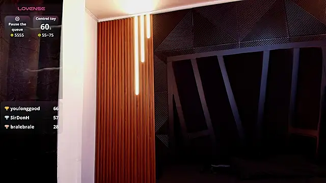 Chat +18 de Hanna_Becker_ ao vivo