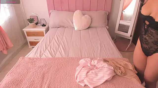 Chat +18 de whitneyhot ao vivo