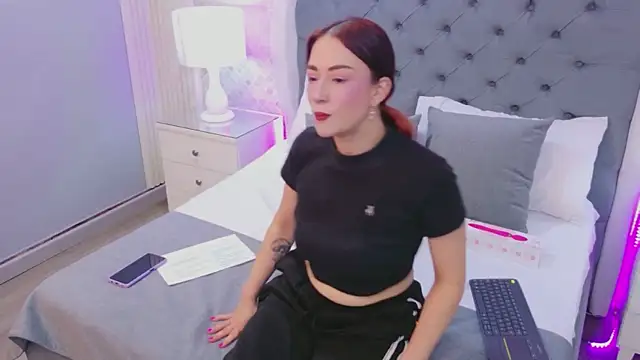 TaniaBlaze Chat XXX live