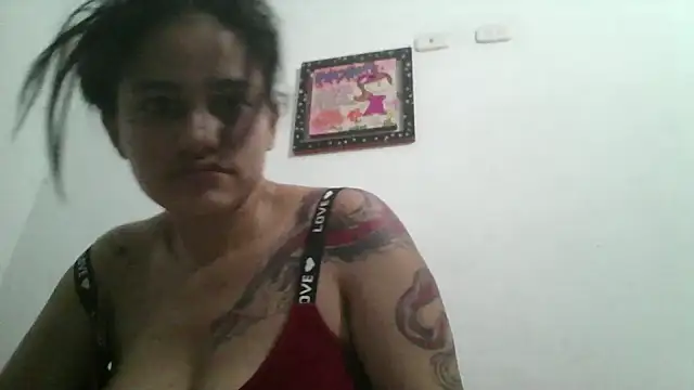 XXX chat uživo modela girl_tits