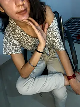 tanzum_khan3202 Webcam Show