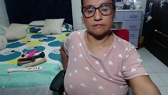 pervert_mommy_'s Live XXX Chat